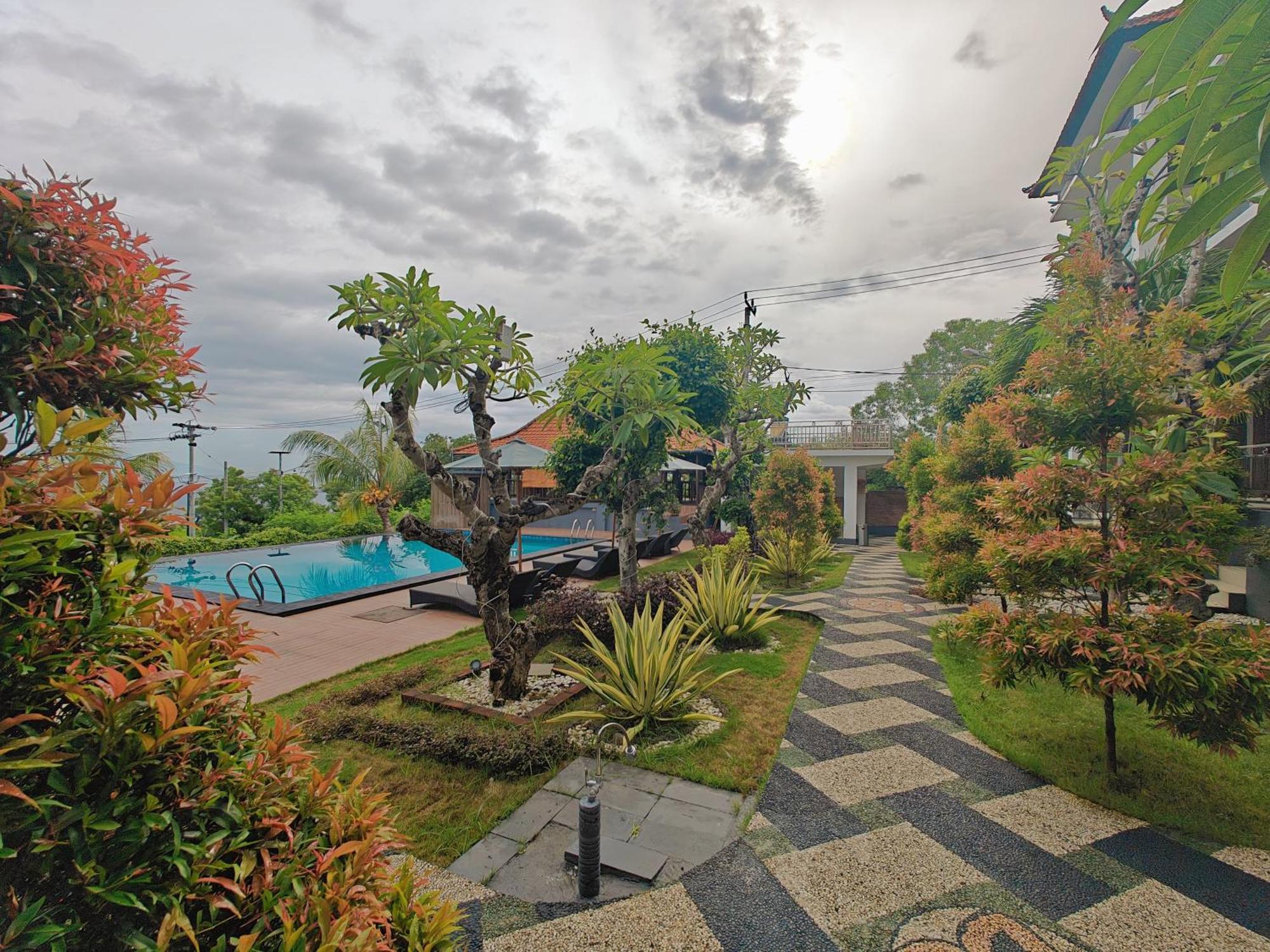 Nusa Sedayu Hotel By Ocean View Batununggul 外观 照片
